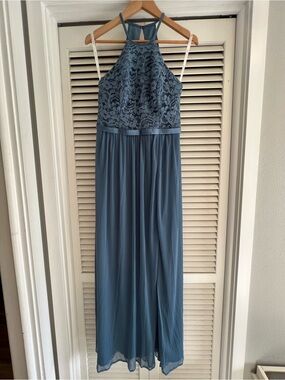Sleeveless Lace Halter Maxi Dress David’s Bridal size 6